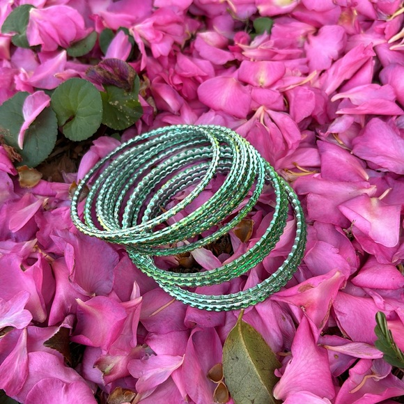GREEN BANGLES - Picture 5 of 16